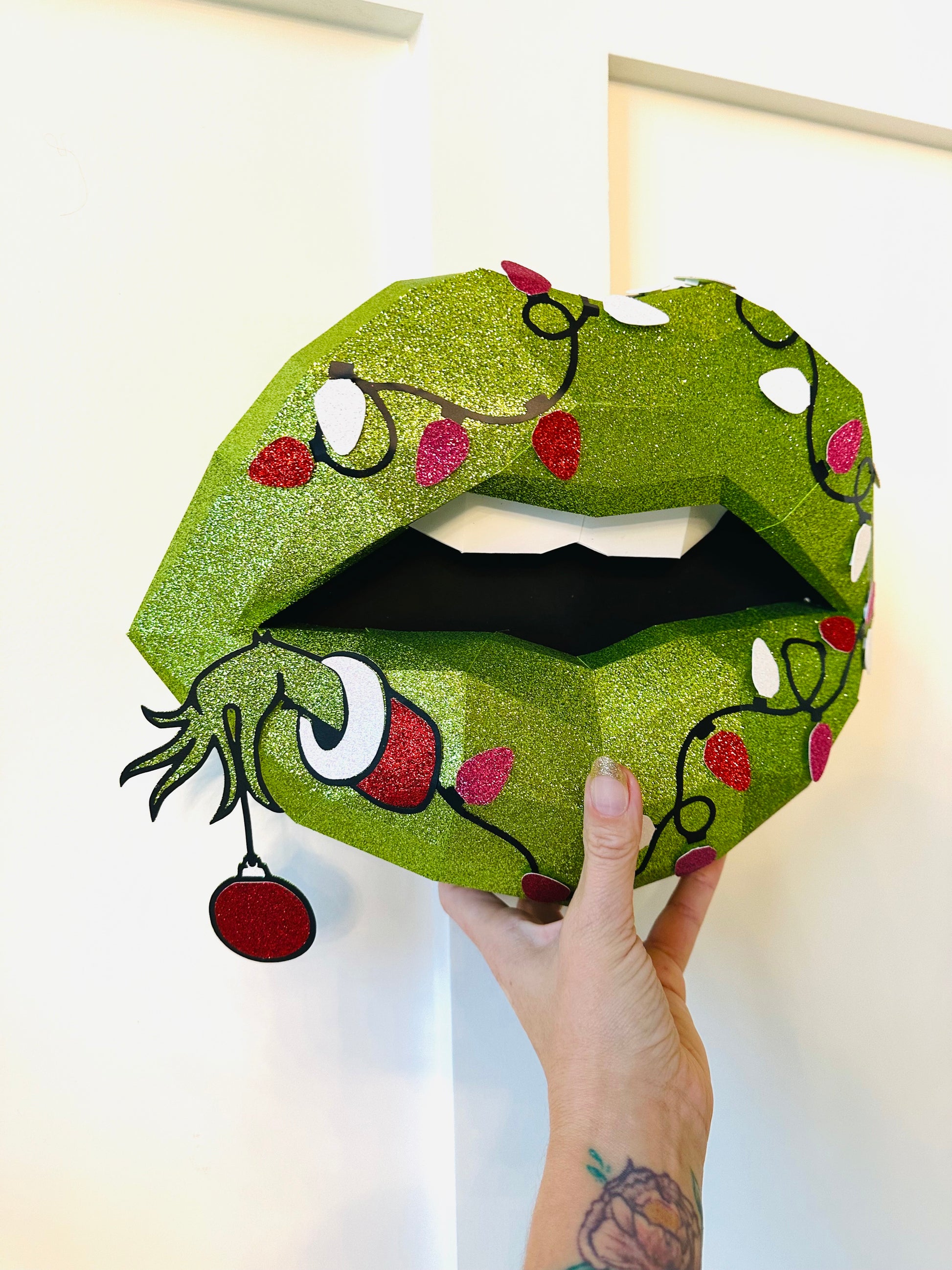 Grinch inspired paper lips  Wall Art for Home Office or Salon |  Fashion Lover | Gift for Makeup Artist - Pucker Up Lips and Accessories