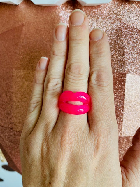 Chunky Resin Fashion Lip ring - Pucker Up Lips and Accessories
