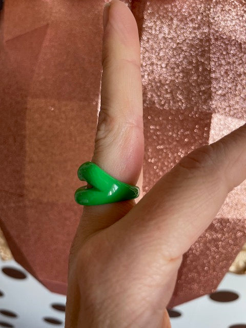 Chunky Resin Fashion Lip ring - Pucker Up Lips and Accessories