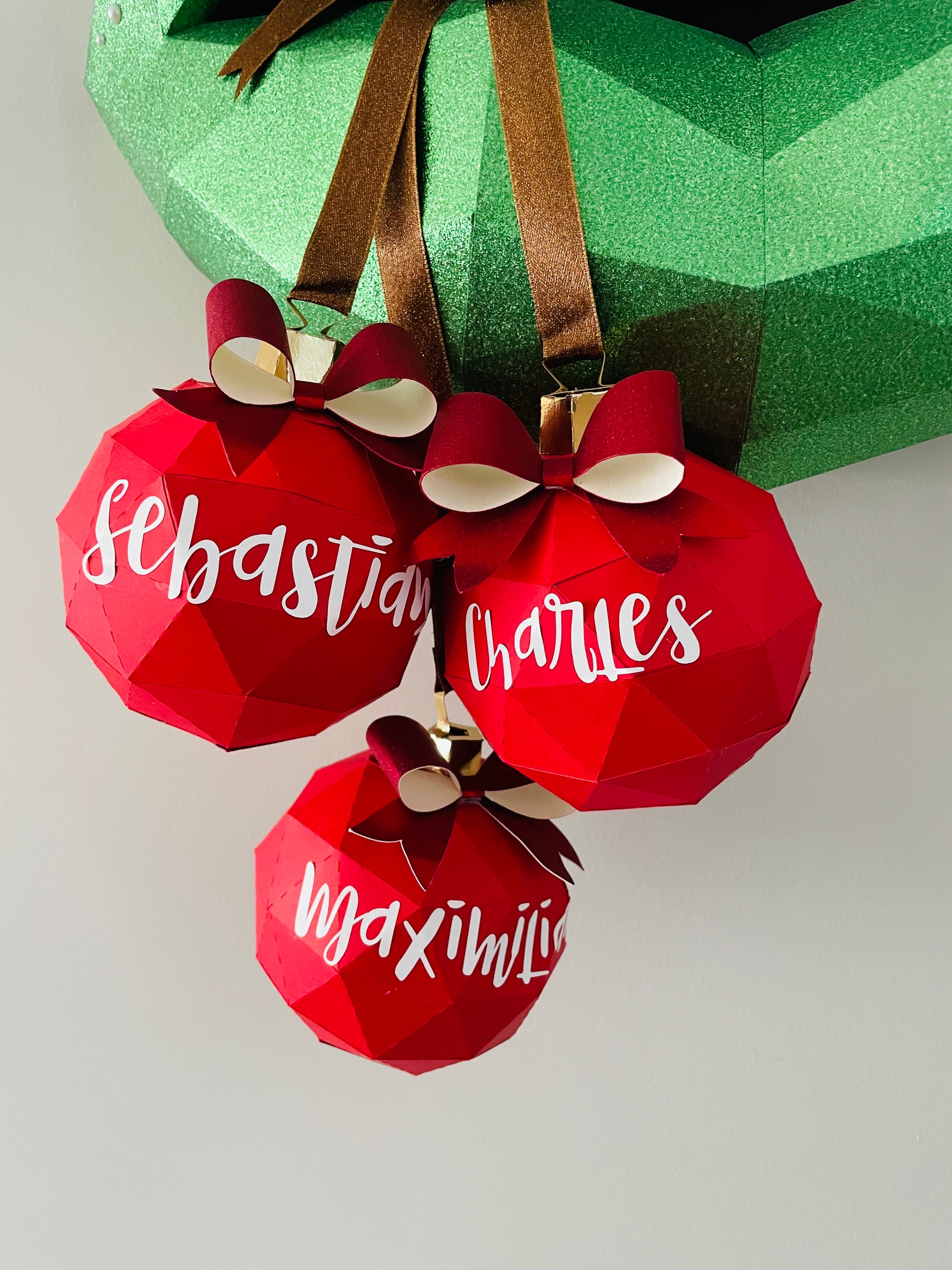 Holiday inspired family decor - stunning full green glitter lip adorn with customizable orinments - Pucker Up Lips and Accessories